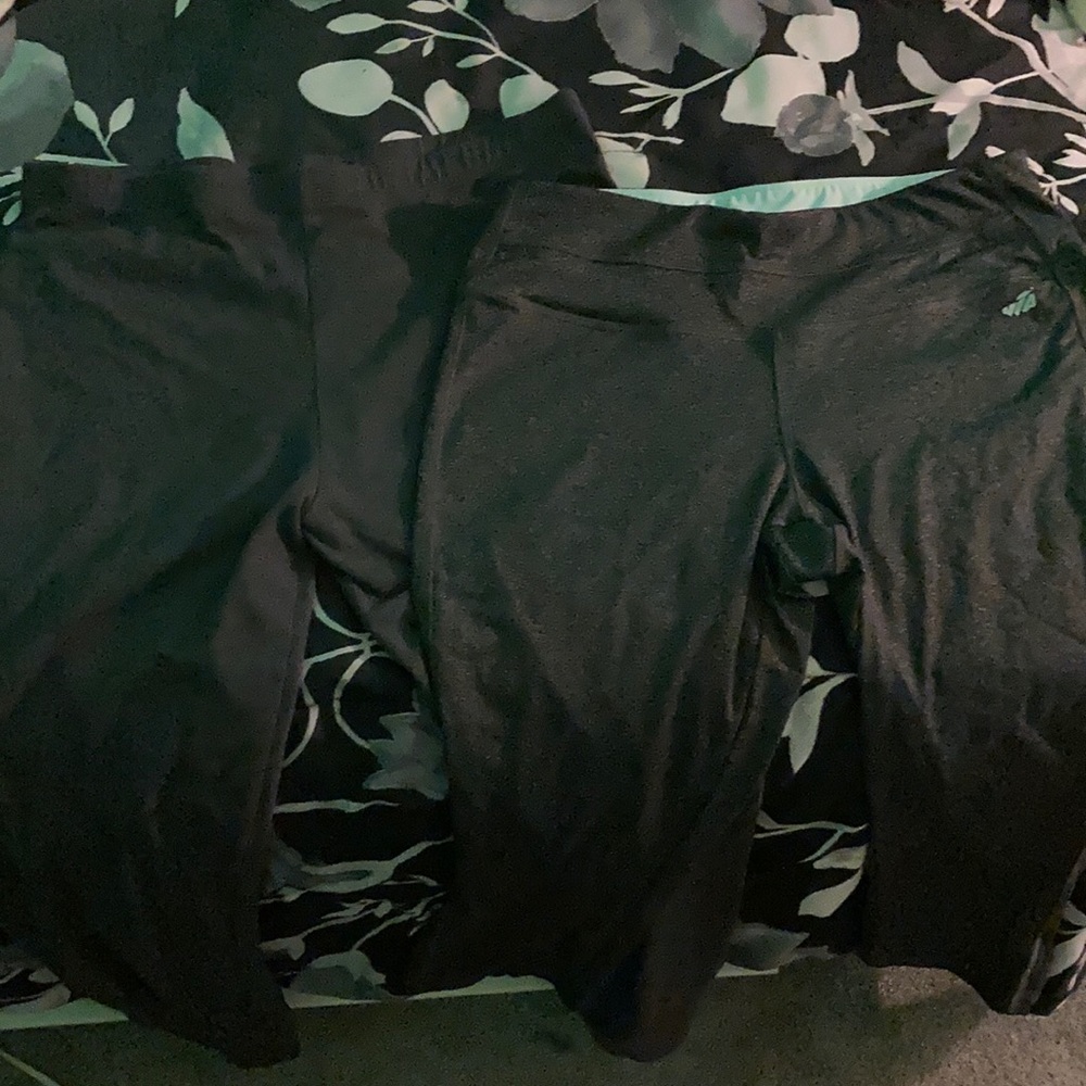 2 pairs of leggings (together or separate)